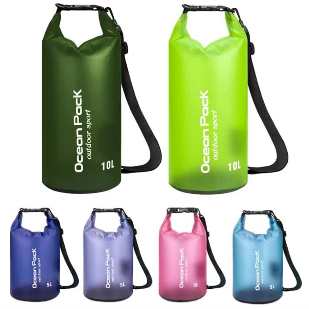 Kids splash swim bag. Waterproof bag to carry essential wet belongings, whilst also being able to be snapped onto existing school bags. Don't lose 'extra' bags again. Great for swimming lessons at school.